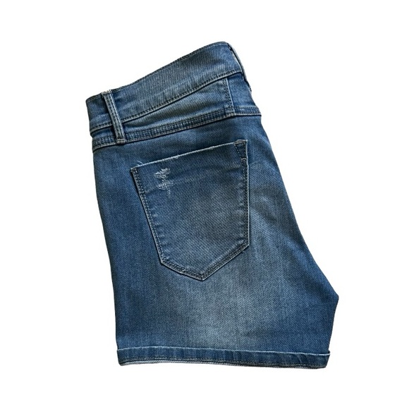 Bebe Light Wash Rolled Cuff Boyfriend Denim Shorts Size 27 - Picture 4 of 6